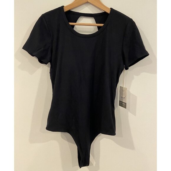 Vuori Tops - NWT Vuori Pose Bodysuit Short Sleeve Open Back Black Size XL New